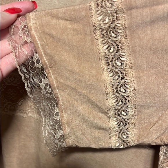 POL Tan Boxy Short Sleeve Blouse - Picture 3 of 5